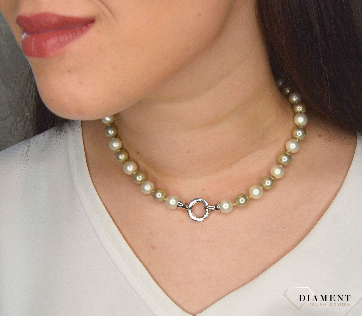 Naszyjnik z perłopławami w kolorze białym oraz jasno zielonym DIA-NSZ-2384-925.jpg