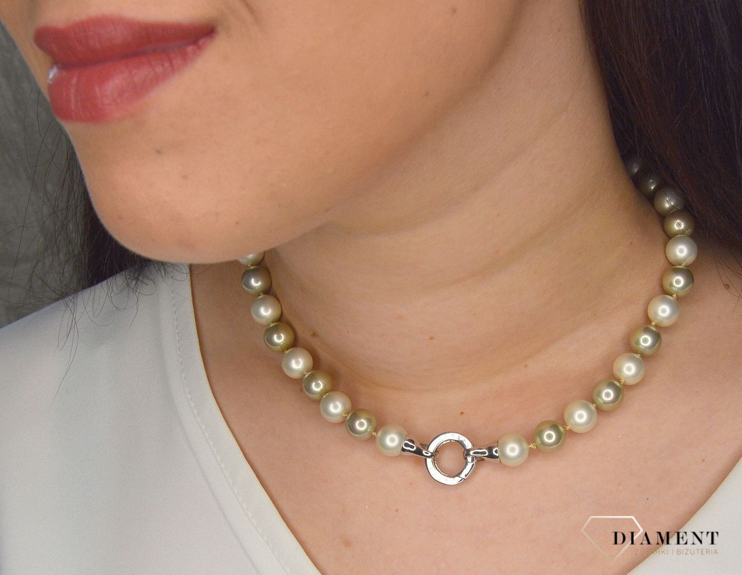 Naszyjnik z perłopławami w kolorze białym oraz jasno zielonym DIA-NSZ-2384-925.jpg
