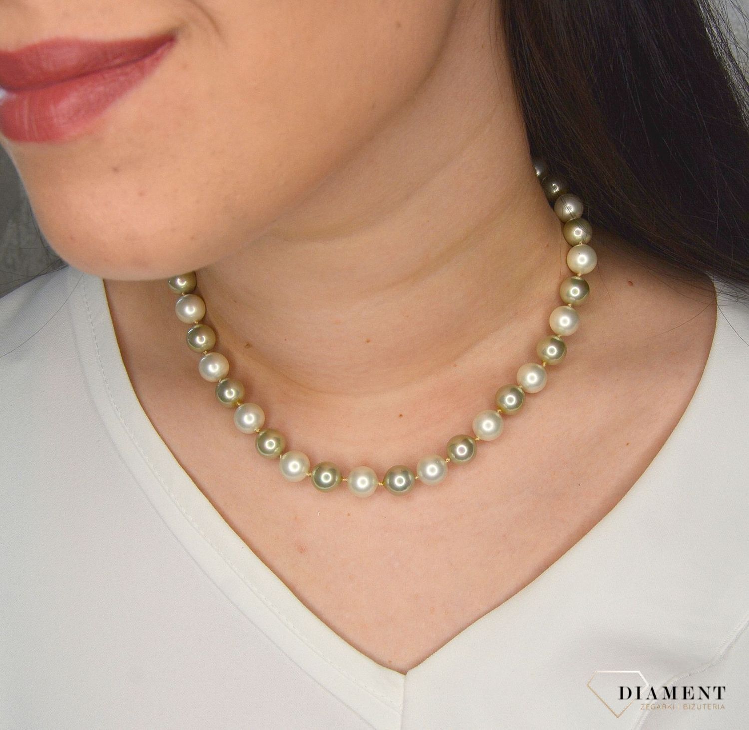 Naszyjnik z perłopławami w kolorze białym oraz jasno zielonym DIA-NSZ-2384-925.jpg
