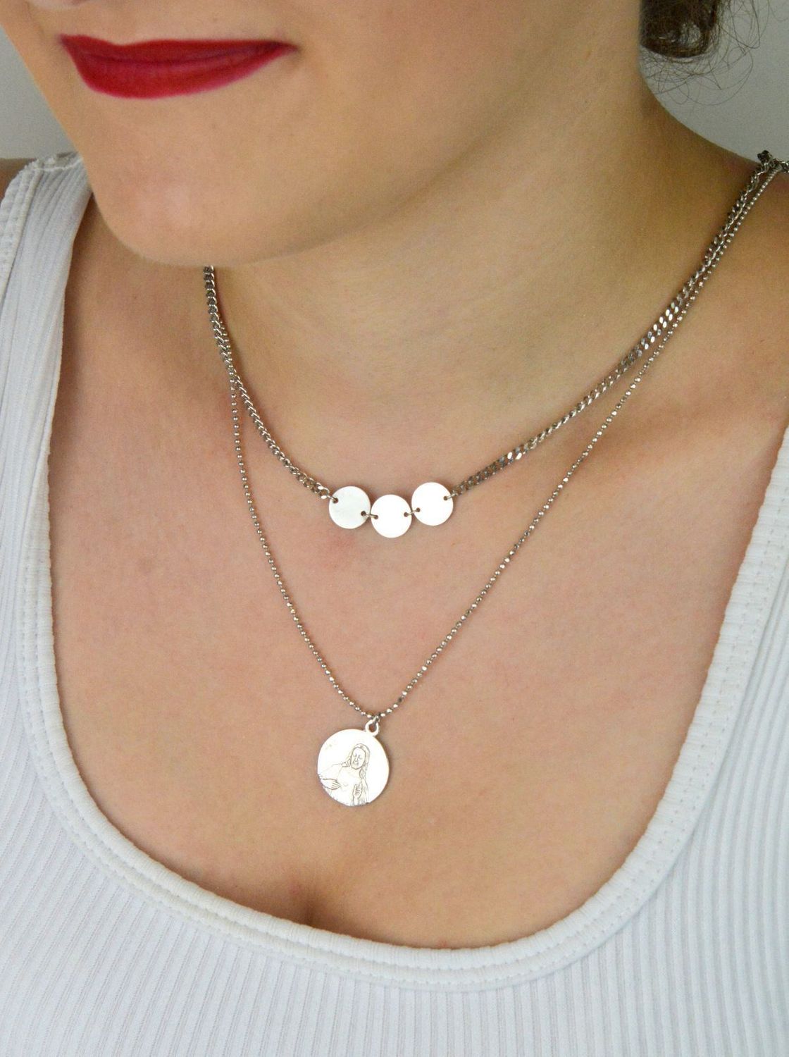 Podwójny naszyjnik damski srebrny 925 DIA-NSZ-2395-925 z łańcuszkiem pancerka i kuleczkowym, zdobiony medalikiem z Jezusem i Matką Boską, waga 13,6 g.1.jpg