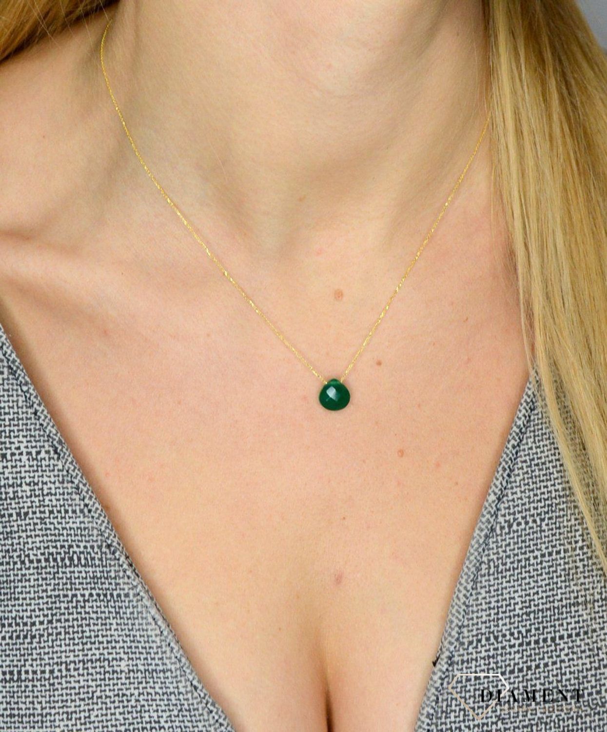 Złoty naszyjnik z chalcedonem chromowym celebrytka 585.jpg