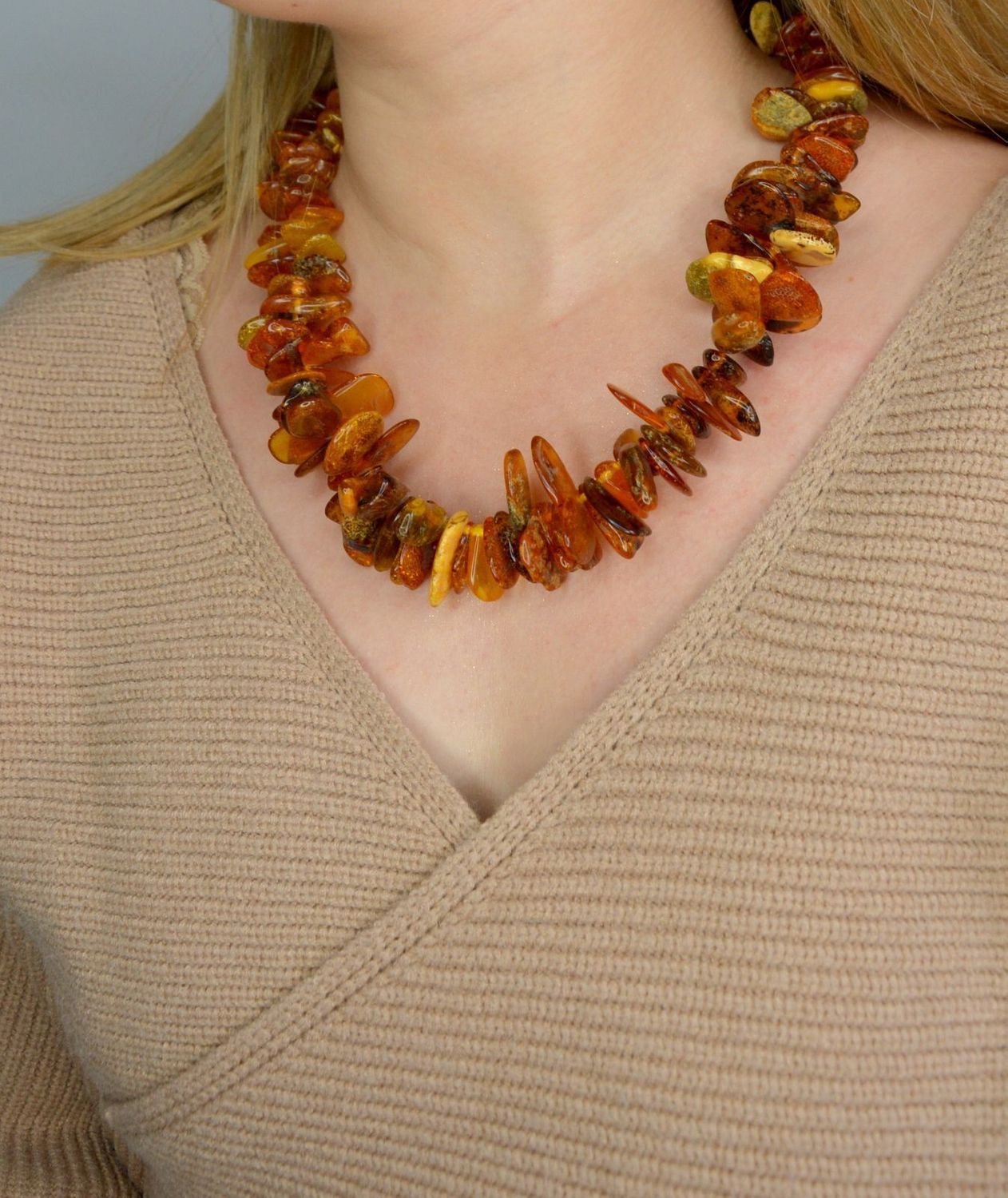 Naszyjnik z bursztynem w kolorze brązu DIA-NSZ-2480-bursztyn.jpg