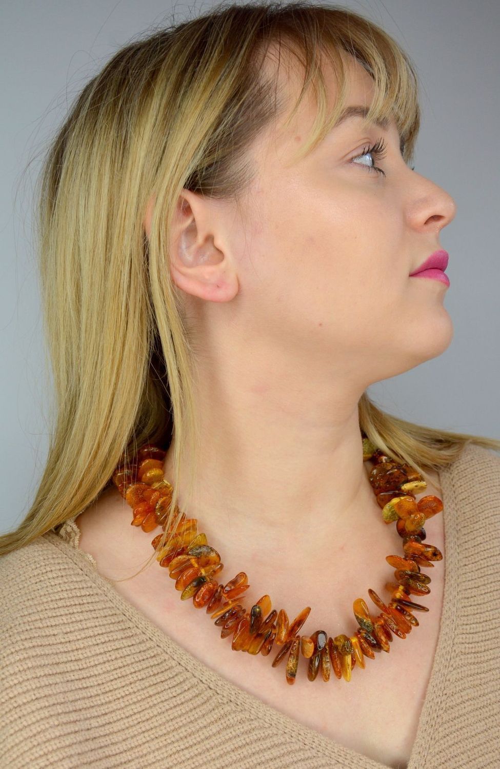 Naszyjnik z bursztynem w kolorze brązu DIA-NSZ-2480-bursztyn.jpg