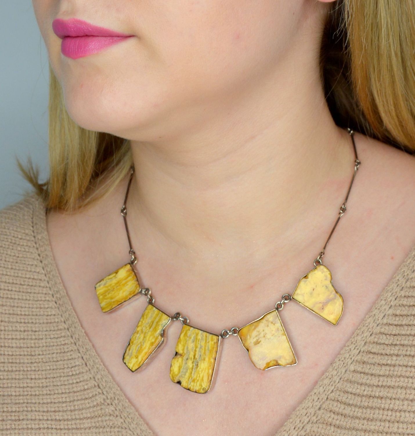 Naszyjnik srebrny z bursztynem w kolorze kremowym DIA-NSZ-2484-bursztyn.jpg