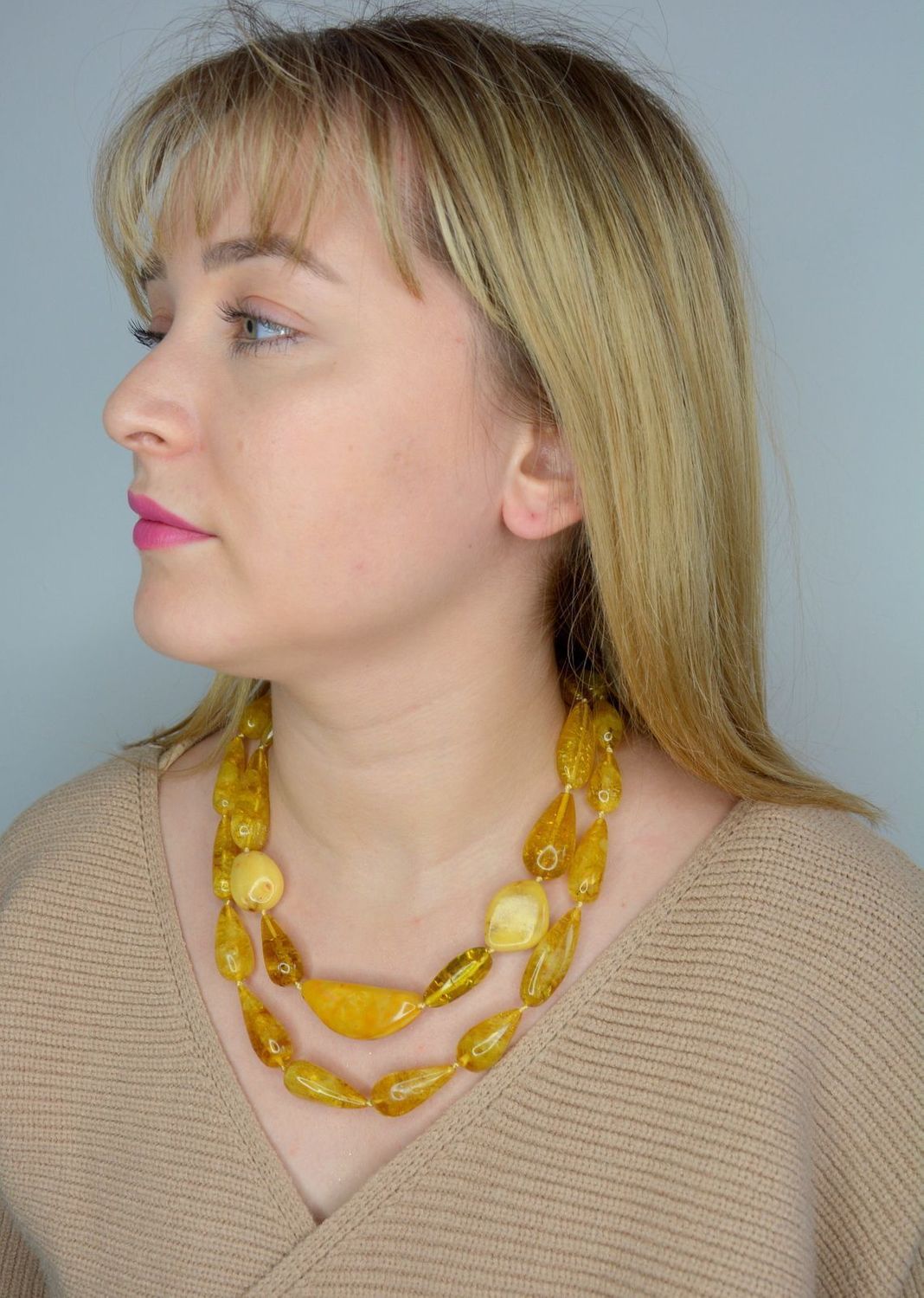 Długi naszyjnik z bursztynem w kolorze mlecznym DIA-NSZ-2489-bursztyn.jpg