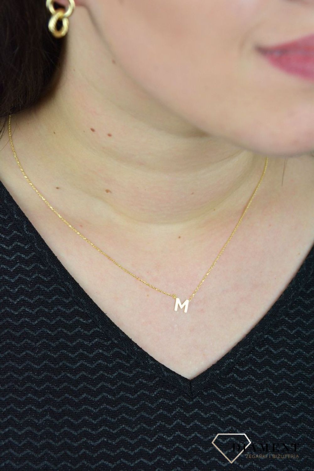 Złoty naszyjnik celebrytka z literka M DIA-NSZ-2545-M-585.jpg