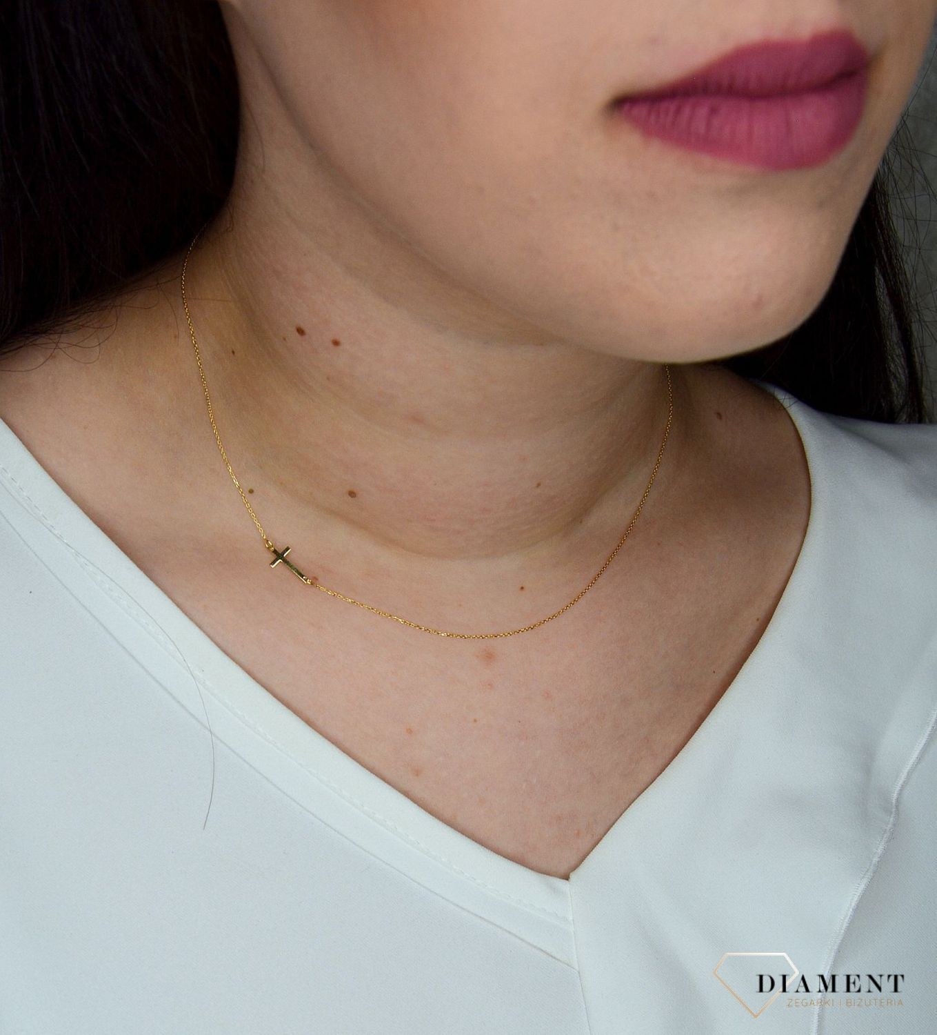 Złoty naszyjnik 585 celebrytka z krzyżykiem na boku DIA-NSZ-2727-585.jpg