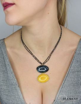 Srebrny naszyjnik z bursztynem i spinel DIA-NSZ-2776-925. Srebrny naszyjnik o eleganckim wyglądzie. Naszyjnik srebrny ozdobiony efektywną zawieszką z bursztynu. Świetny pomysł na prezent dla kobiety. Naszyjnik dla kobiety (1).JPG