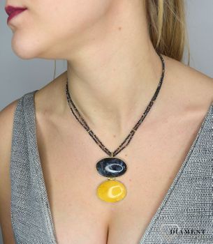 Srebrny naszyjnik z bursztynem i spinel DIA-NSZ-2776-925. Srebrny naszyjnik o eleganckim wyglądzie. Naszyjnik srebrny ozdobiony efektywną zawieszką z bursztynu. Świetny pomysł na prezent dla kobiety. Naszyjnik dla kobiety (11).JPG
