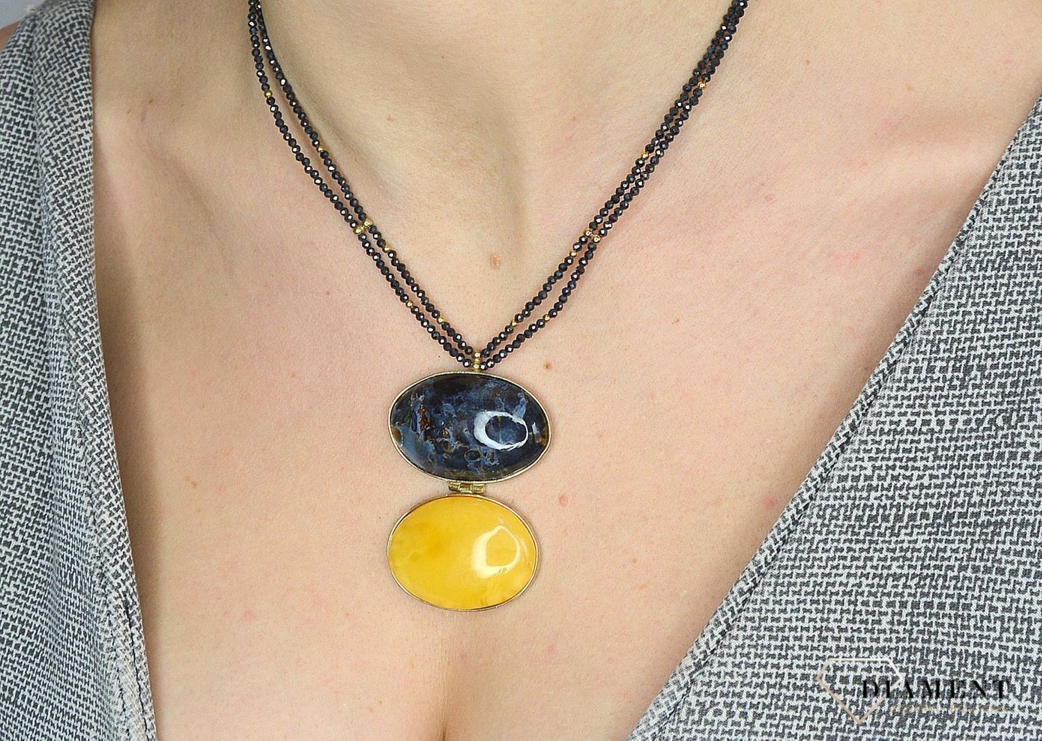 Srebrny naszyjnik z bursztynem i spinel DIA-NSZ-2776-925.jpg