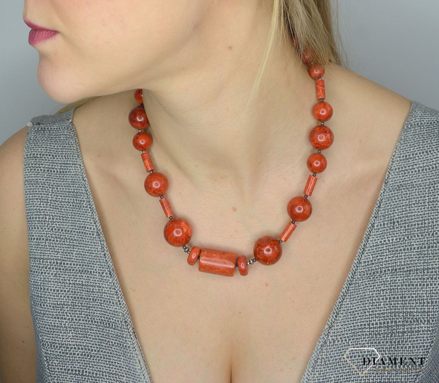 Naszyjnik z kamieniami naturalnymi koralowiec DIA-NSZ-2844-925. Efektowny naszyjnik z elementami srebra.jpg