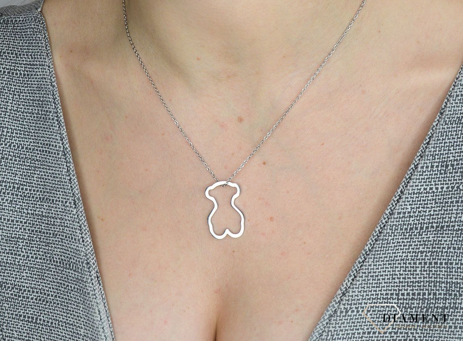 Naszyjnik damski z zawieszką w formie misia DIA-NSZ-2857-STAL.jpg