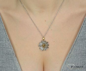 Srebrny naszyjnik damski z zawieszką w kształcie kwiatka DIA-NSZ-2862-925.1.JPG