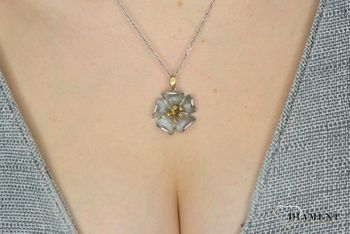 Srebrny naszyjnik damski z zawieszką w kształcie kwiatka DIA-NSZ-2862-925.8.JPG