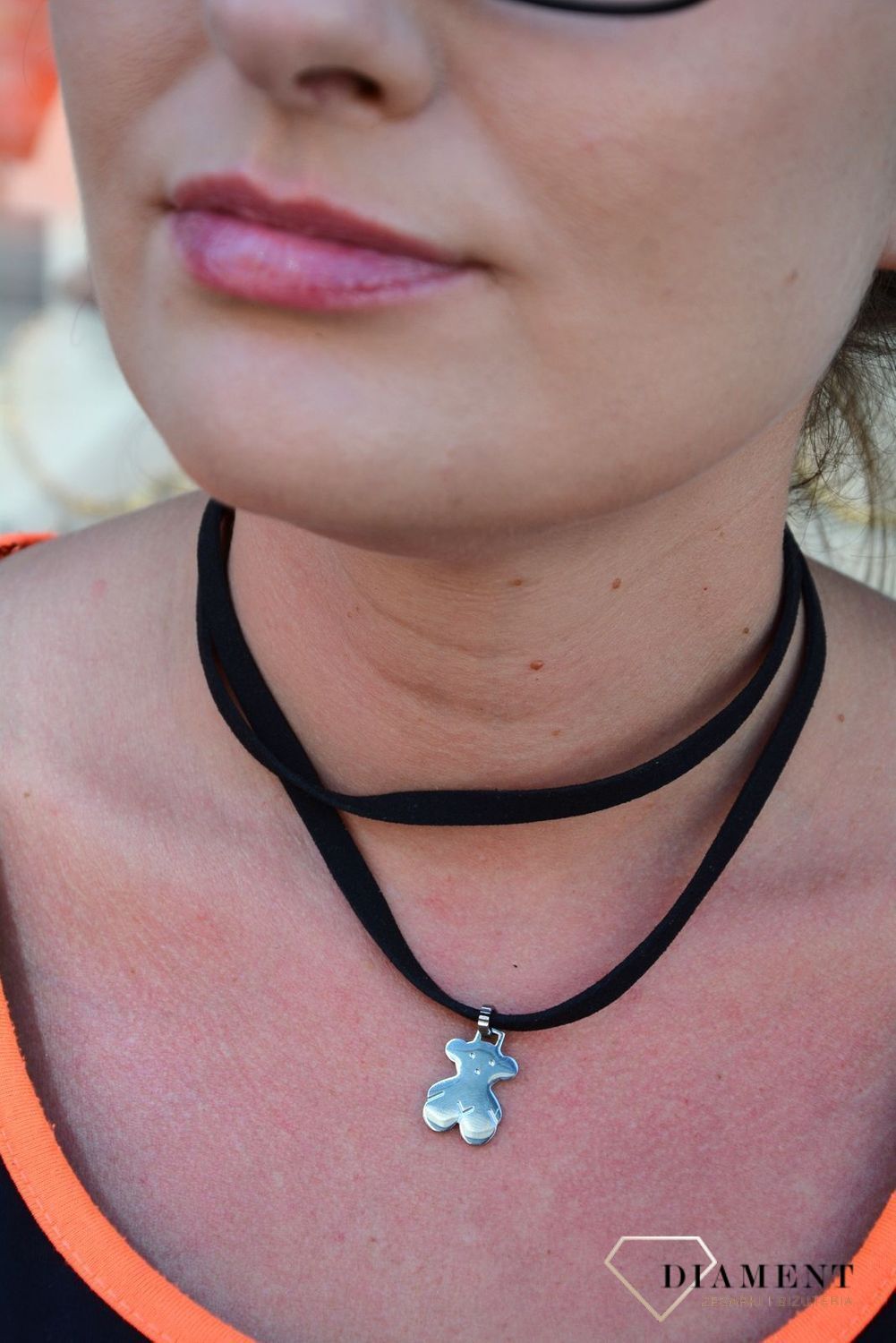 Naszyjnik choker czarny rzemyk ze srebrnym misiem DIA-NSZ-2880-INNE.jpg