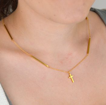 Naszyjnik damski stalowy pozłacany z pałeczkami i krzyżykiem. Długość 55 + 5 cm, zapięcie na karabińczyk. Elegancki, stylowy dodatek idealny na każdą okazję (4).JPG