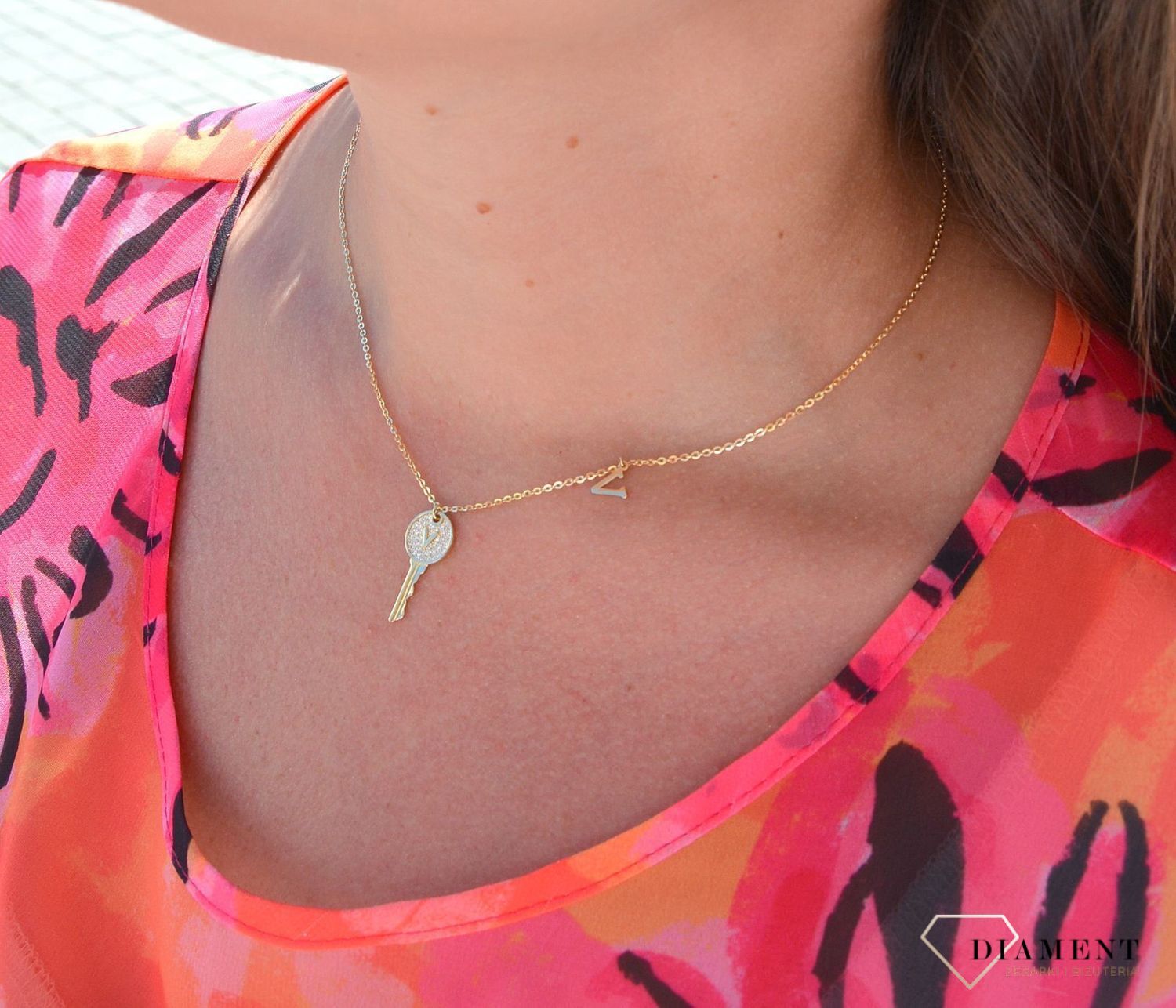 Naszyjnik pozłacany z kluczykiem i literką V DIA-NSZ-3062-925.jpg