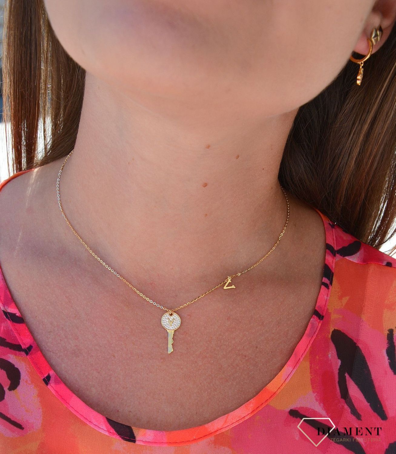 Naszyjnik pozłacany z kluczykiem i literką V DIA-NSZ-3062-925.jpg