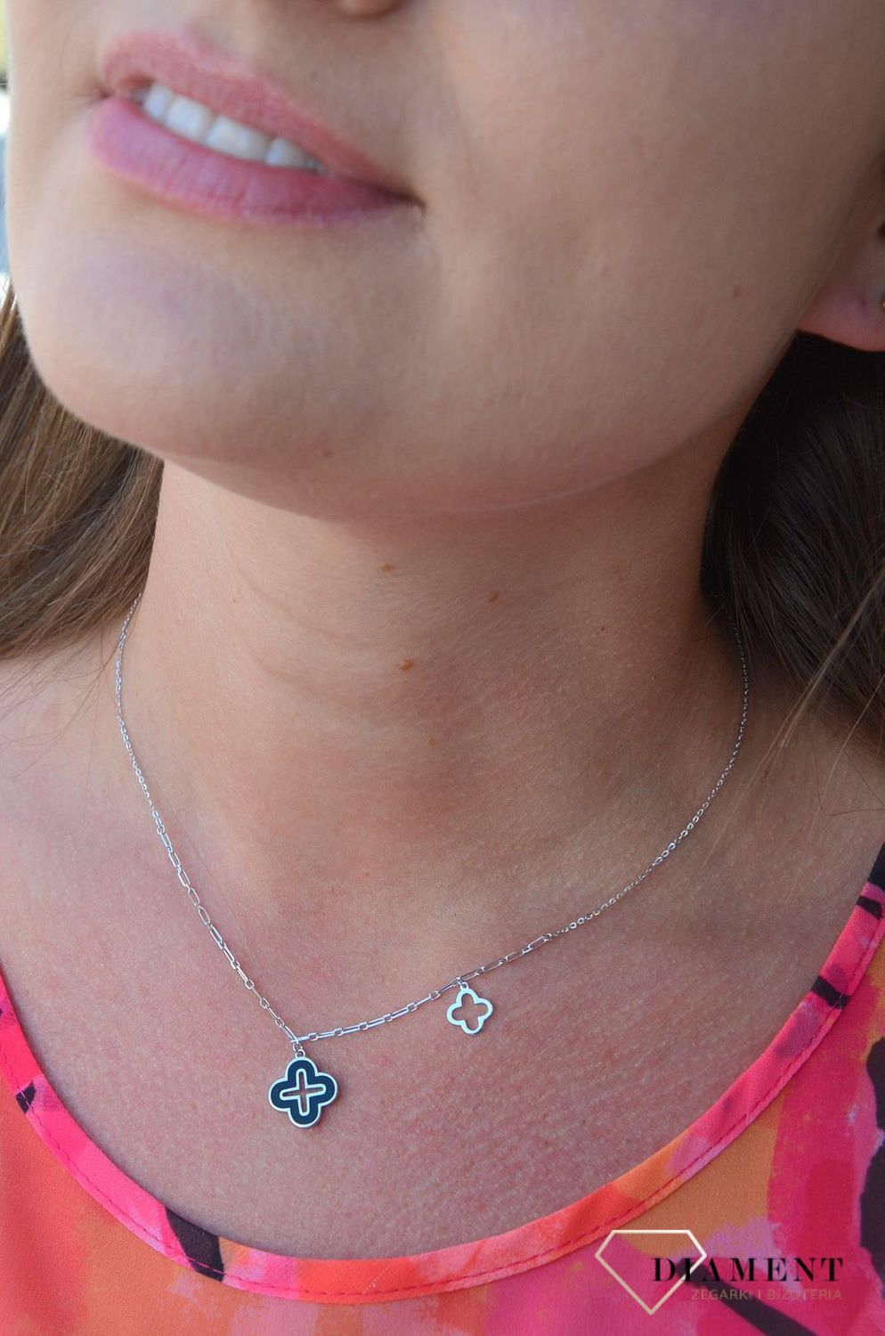 Naszyjnik srebrny z czarną i srebrną koniczynką DIA-NSZ-3064-925 regulacja długości.jpg