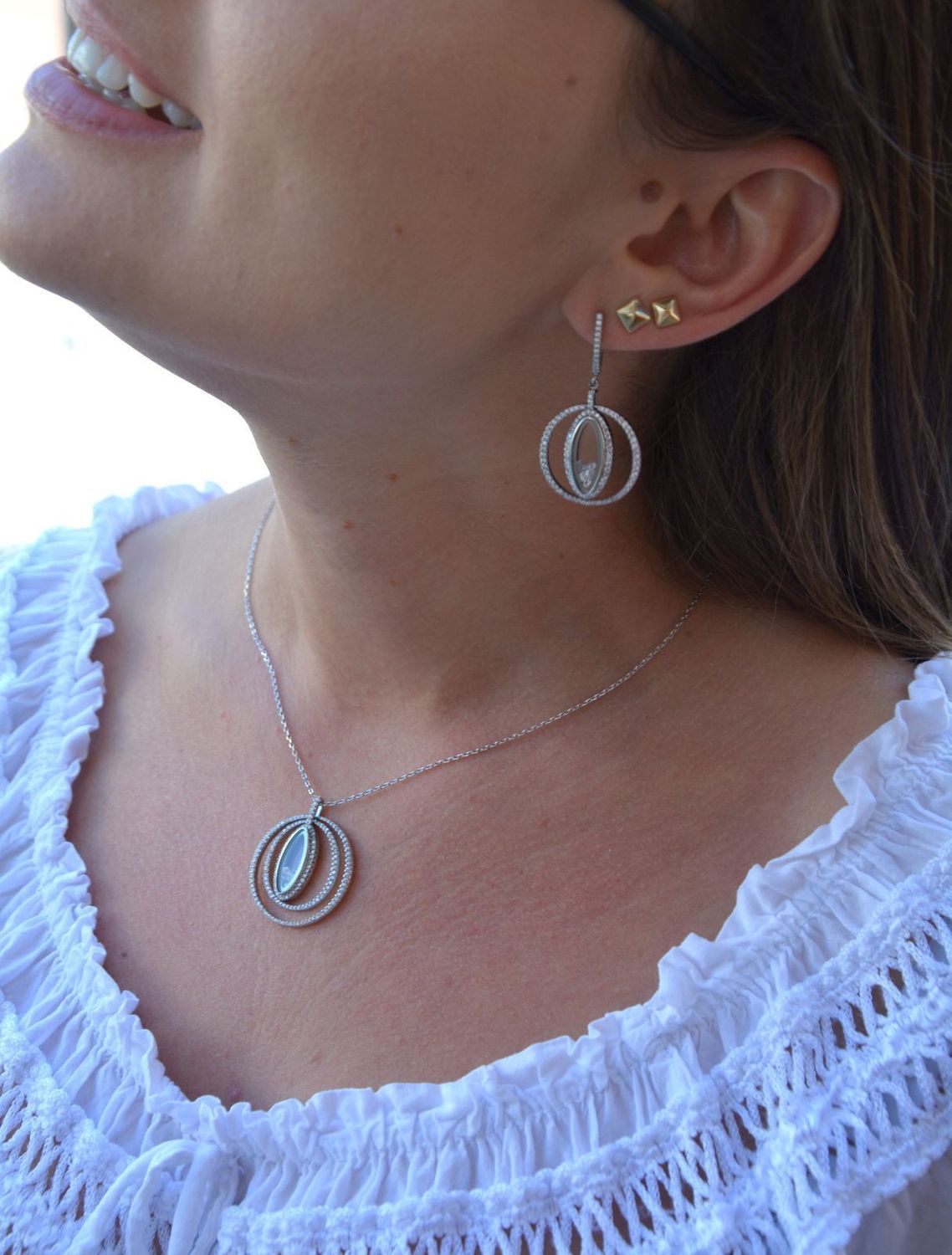 Srebrny naszyjnik 925 cyrkonie w kółkach DIA-NSZ-3084-925.jpg