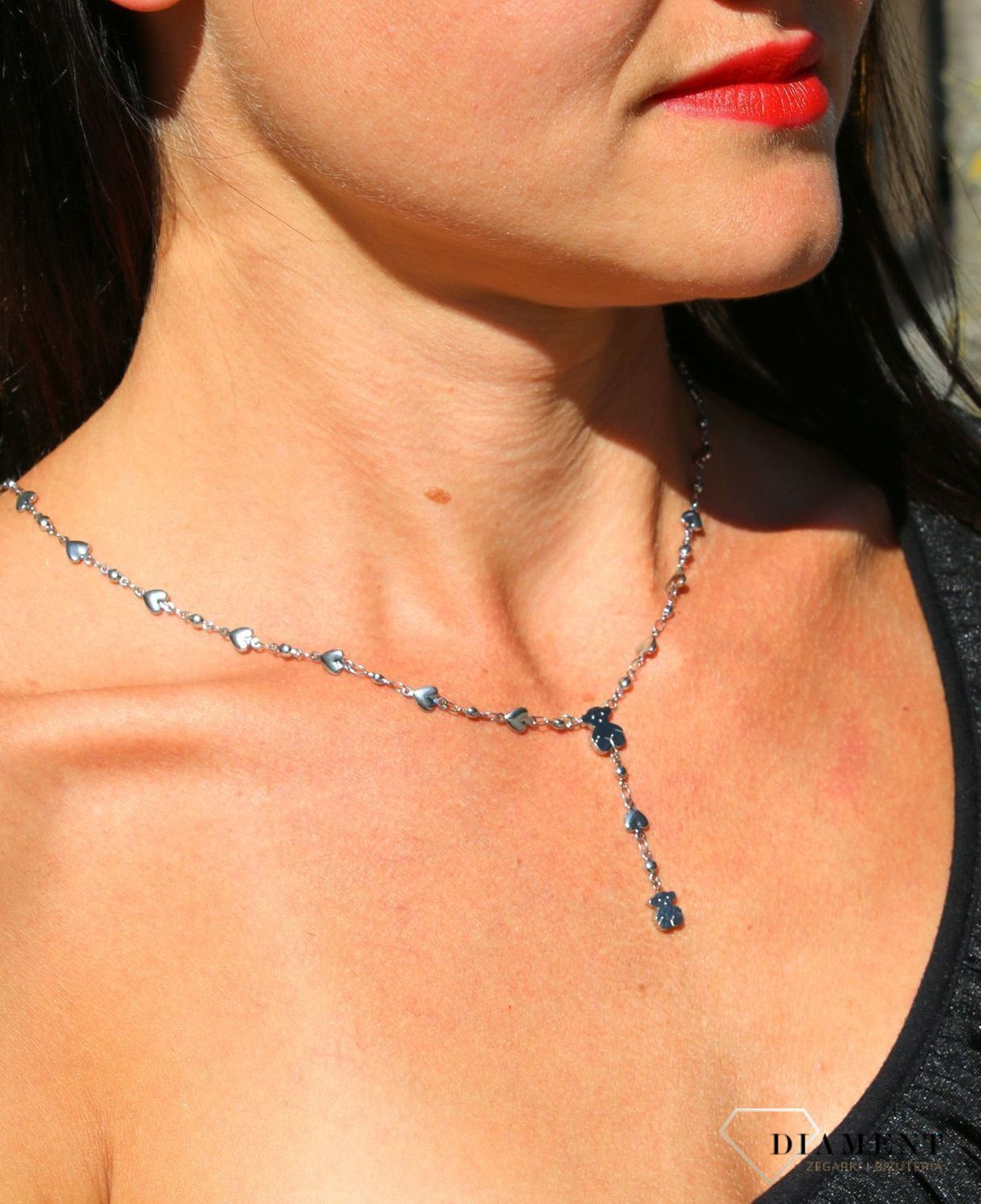 Stalowy naszyjnik krawatka z serduszkami i misiem TiOUS DIA-NSZ-3303-STAL.jpg