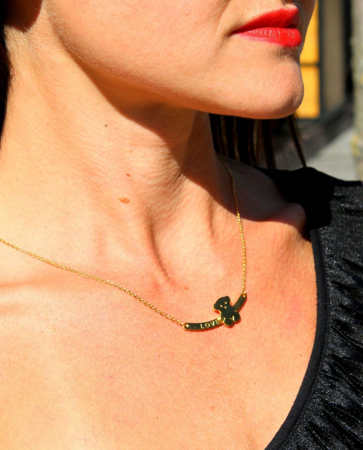 Stalowy naszyjnik z zawieszką w formie misia i blaszki z napisem LOVE DIA-NSZ-3319-STAL.jpg