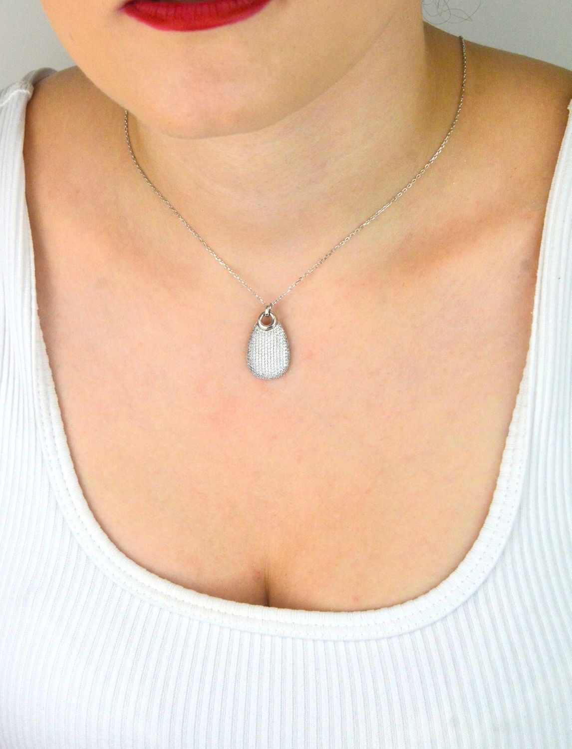 Naszyjnik damski srebrny 925 DIA-NSZ-3343-925 z zawieszką w kształcie łezki zdobioną cyrkoniami, długość 42+2 cm, zapięcie na karabińczyk. Elegancki i subtelny dodatek.1.jpg