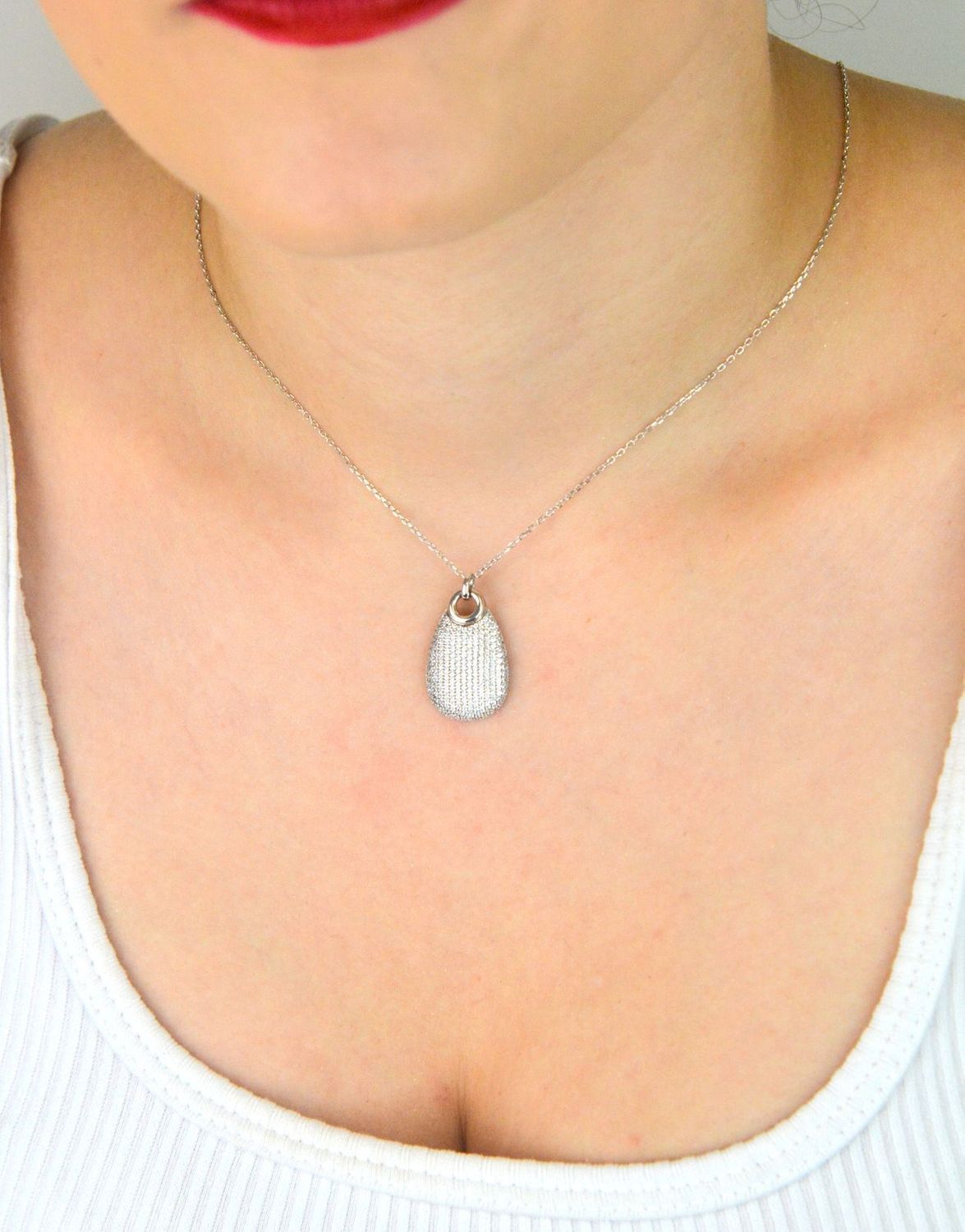Naszyjnik damski srebrny 925 DIA-NSZ-3343-925 z zawieszką w kształcie łezki zdobioną cyrkoniami, długość 42+2 cm, zapięcie na karabińczyk. Elegancki i subtelny dodatek.1.jpg