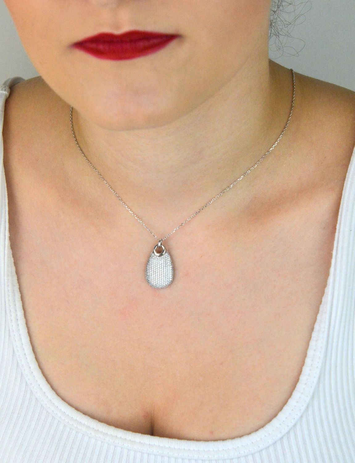 Naszyjnik damski srebrny 925 DIA-NSZ-3343-925 z zawieszką w kształcie łezki zdobioną cyrkoniami, długość 42+2 cm, zapięcie na karabińczyk. Elegancki i subtelny dodatek.1.jpg