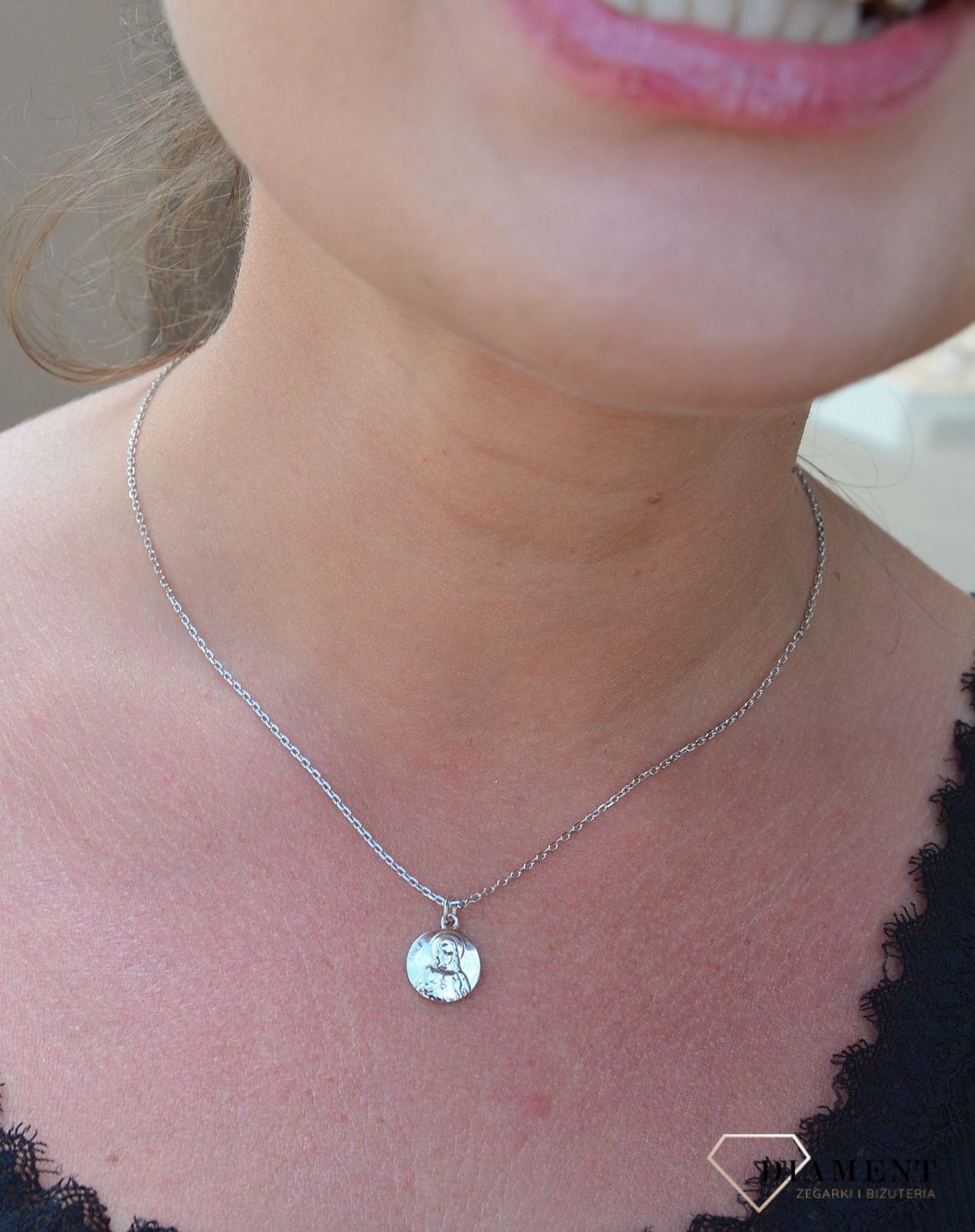 Srebrny naszyjnik celebrytka z medalikiem DIA-NSZ-3585-925 (2).jpg