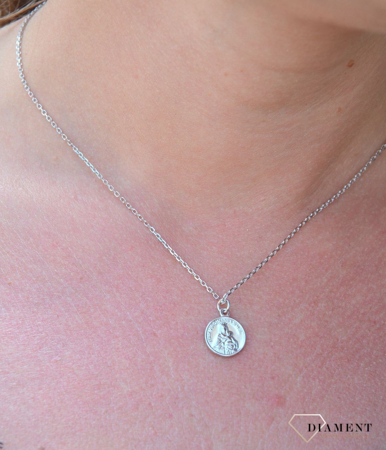 Srebrny naszyjnik celebrytka z medalikiem DIA-NSZ-3585-925 (2).jpg