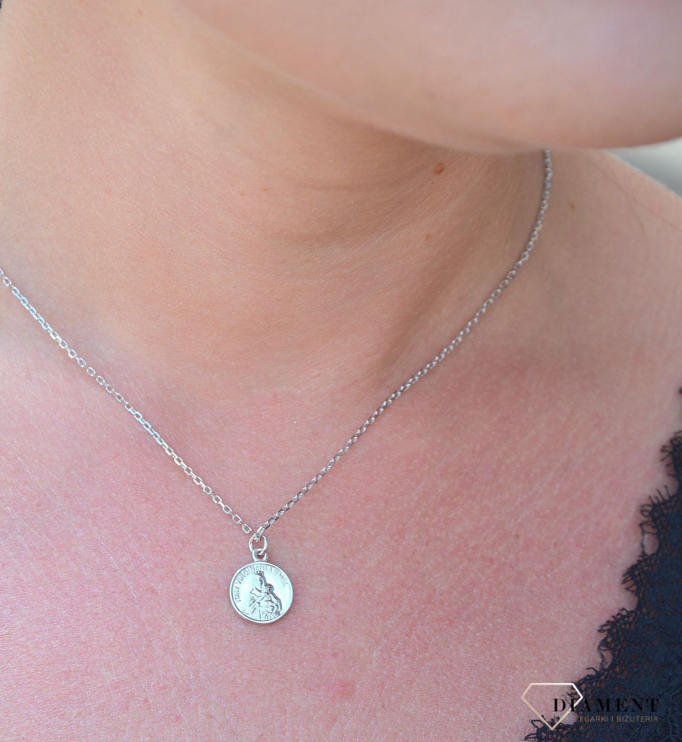 Srebrny naszyjnik celebrytka z medalikiem DIA-NSZ-3585-925 (2).jpg