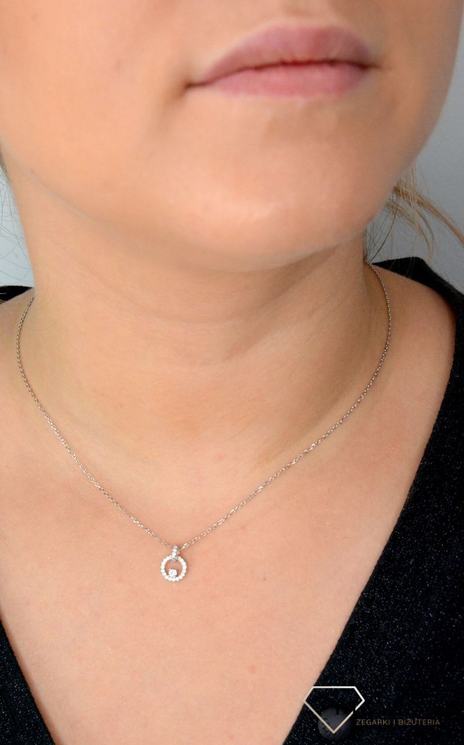 Srebrny naszyjnik celebrytka okrągła zawieszka z cyrkonią DIA-NSZ-3830-925.jpg