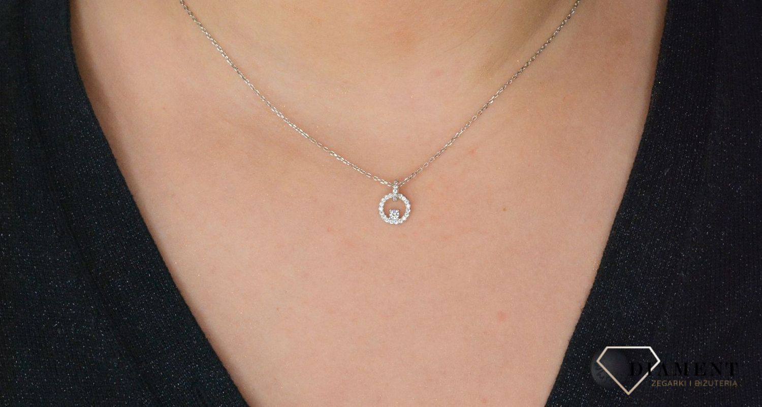 Srebrny naszyjnik celebrytka okrągła zawieszka z cyrkonią DIA-NSZ-3830-925.jpg