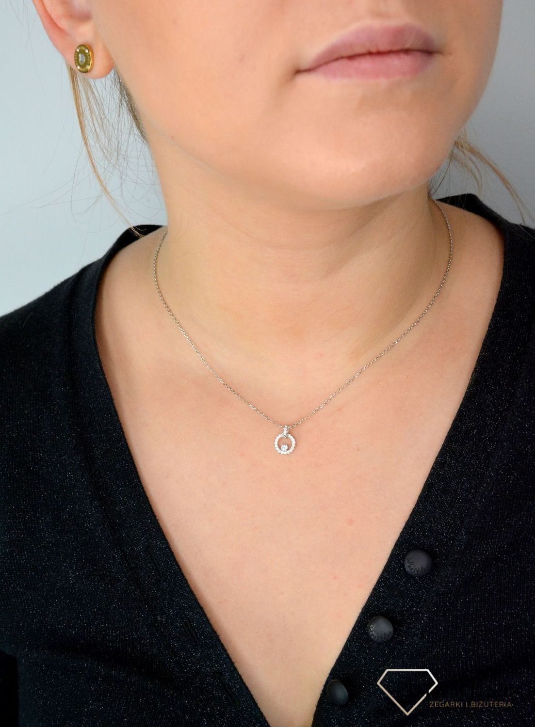 Srebrny naszyjnik celebrytka okrągła zawieszka z cyrkonią DIA-NSZ-3830-925.jpg