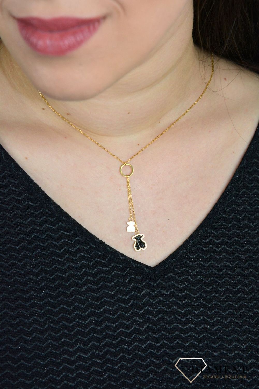 Naszyjnik damski krawatka z misiem i czarnymi kryształkami DIA-NSZ-3871-STAL.jpg