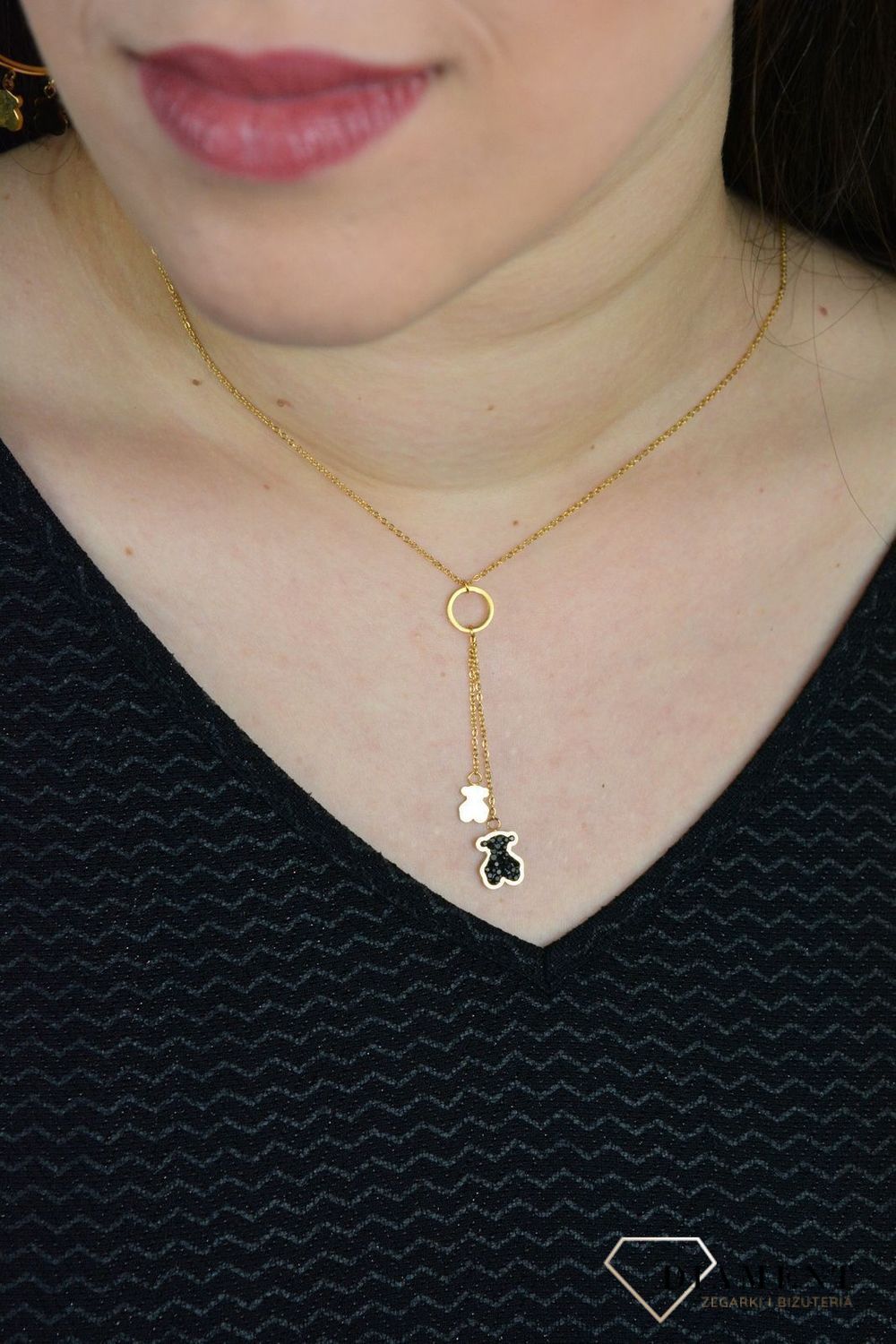 Naszyjnik damski krawatka z misiem i czarnymi kryształkami DIA-NSZ-3871-STAL.jpg