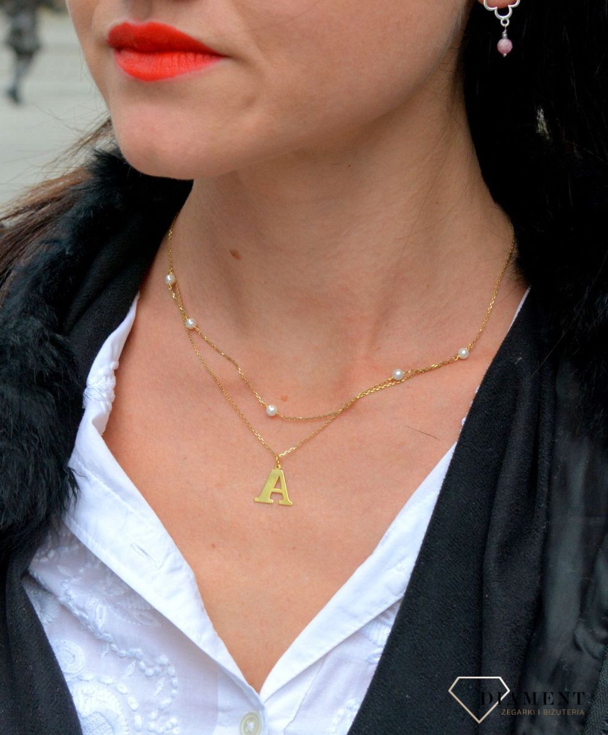 Naszyjnik złoty z literką A i perłami wykonany ze srebra i pozłacany. Podwójny naszyjnik w kolorze złota..jpg
