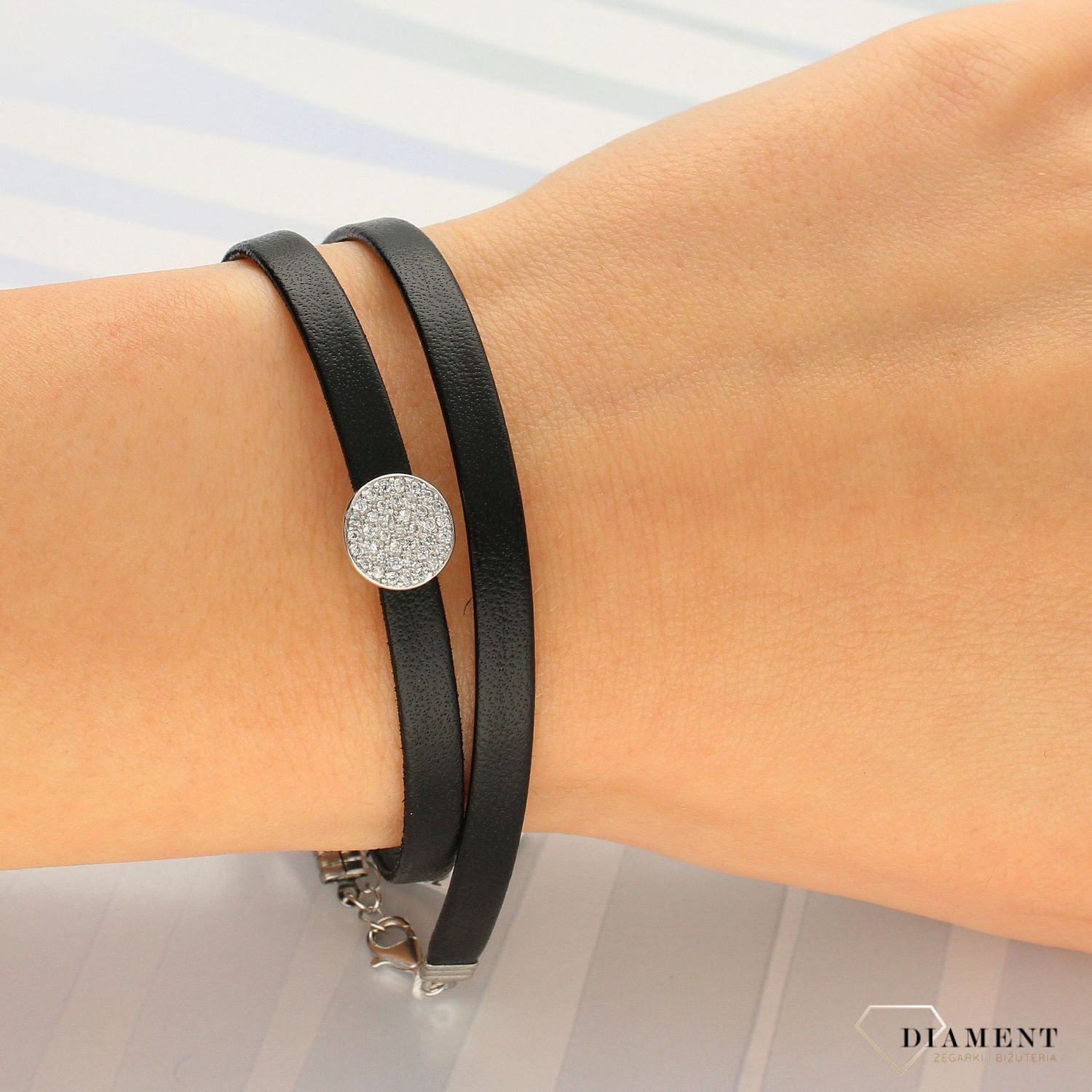 Naszyjnik typu choker ozdobne kółko z cyrkoniami DIA-NSZ-4350-925 (2).jpg