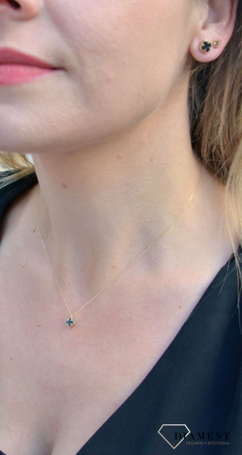 Złoty naszyjnik celebrytka z delikatną zawieszką z czarną koniczynką DIA-NSZ-4407-585.jpg