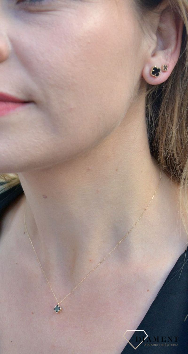 Złoty naszyjnik celebrytka z delikatną zawieszką z czarną koniczynką DIA-NSZ-4407-585.jpg