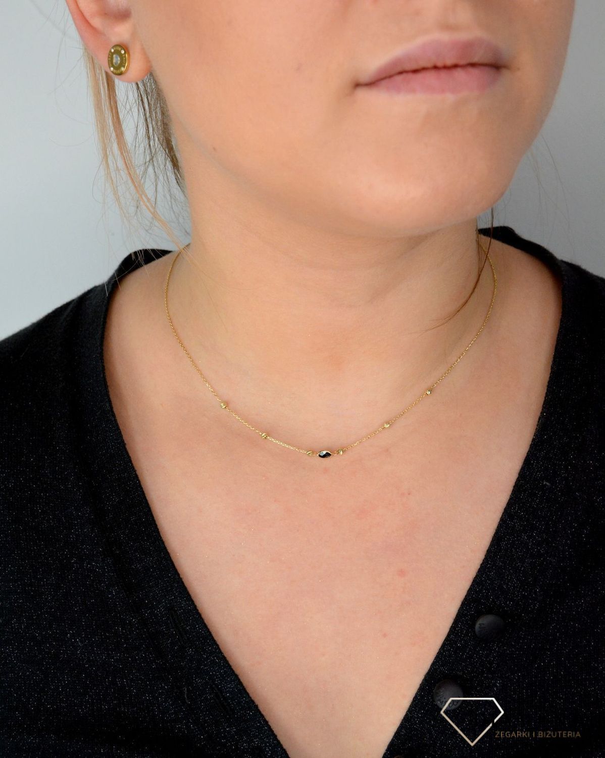 Złoty naszyjnik celebrytka z czarną cyrkonią i grawerowanymi kuleczkami DIA-NSZ-4450-585.png