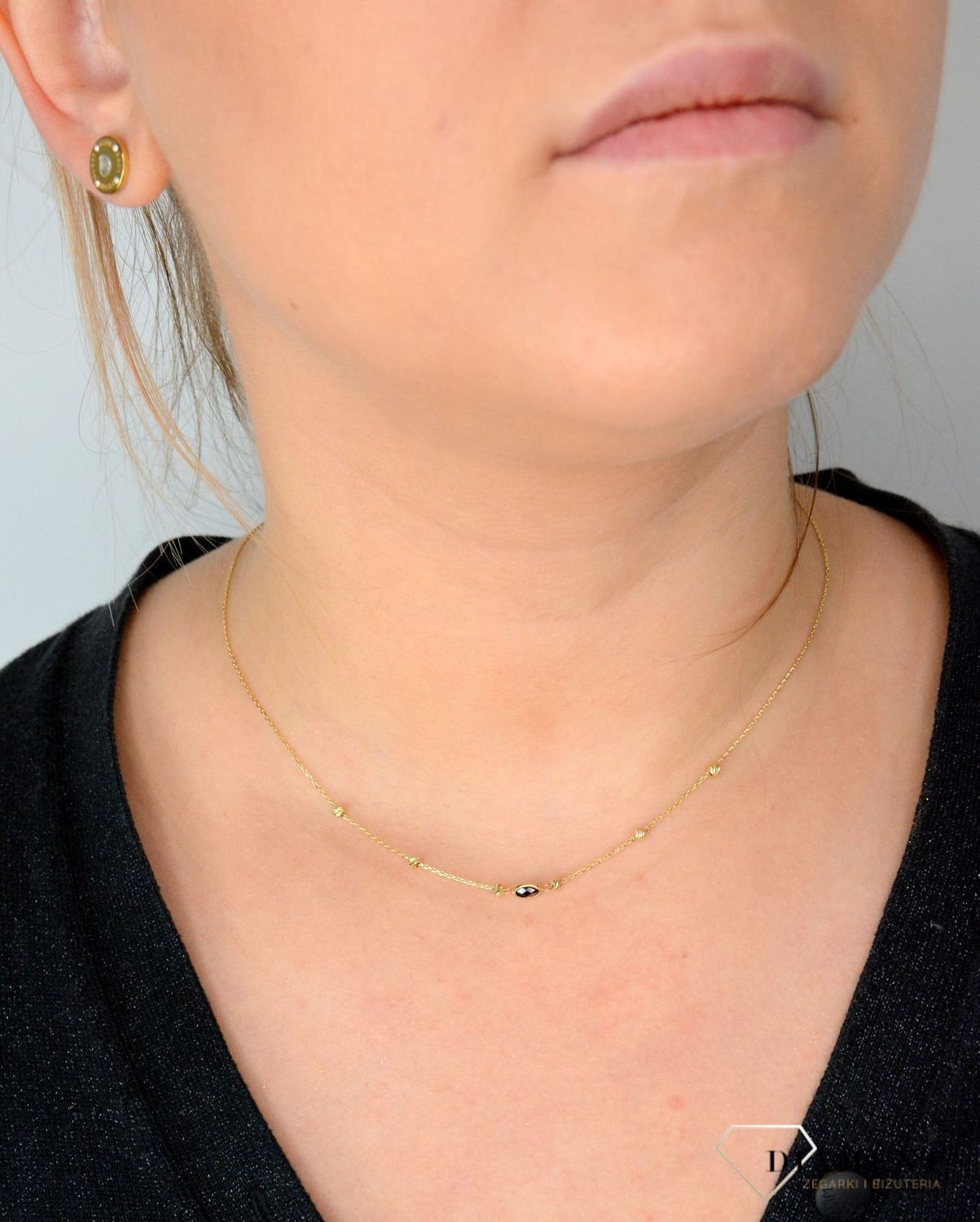 Złoty naszyjnik celebrytka z czarną cyrkonią i grawerowanymi kuleczkami DIA-NSZ-4450-585.png