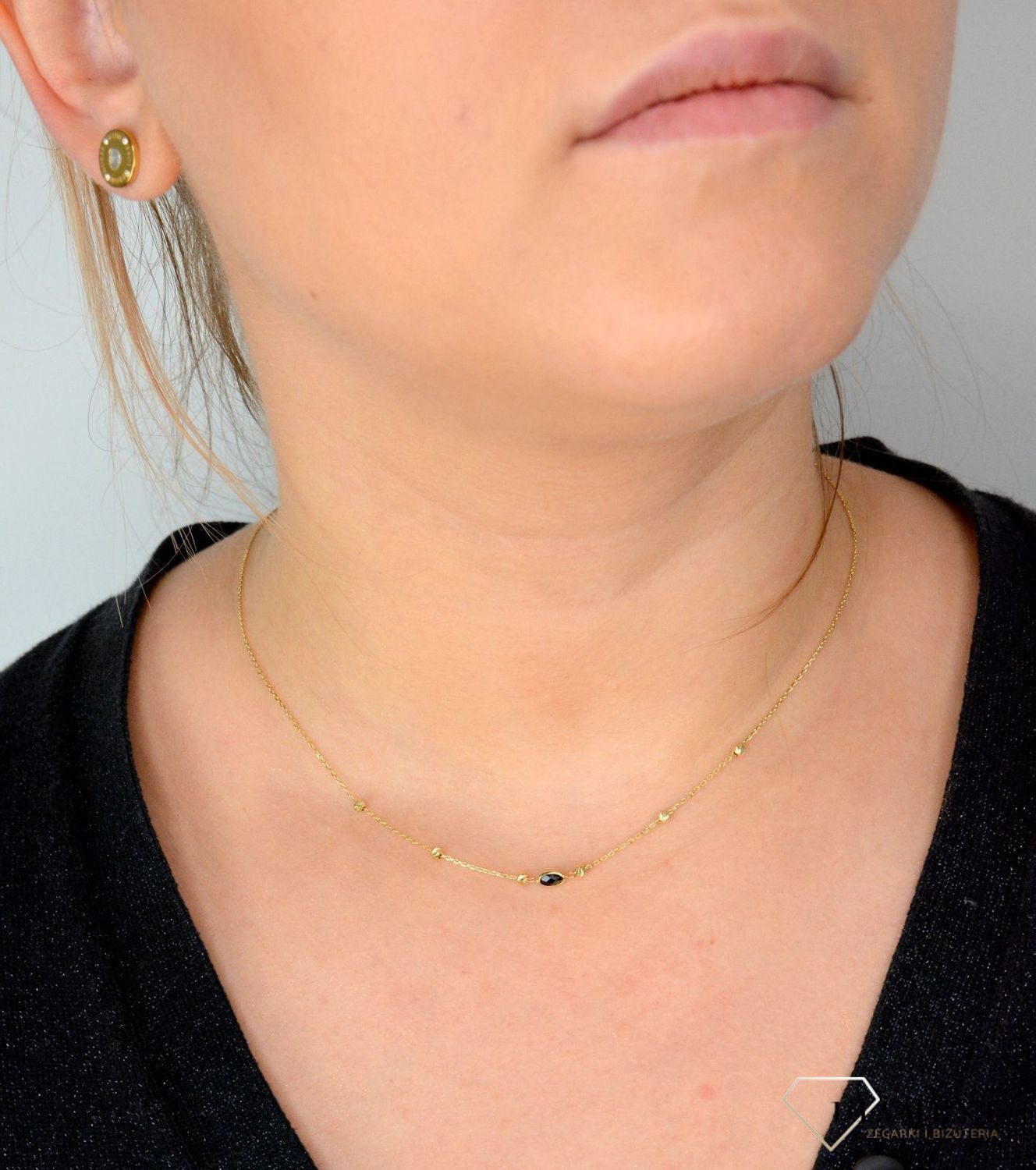 Złoty naszyjnik celebrytka z czarną cyrkonią i grawerowanymi kuleczkami DIA-NSZ-4450-585.png