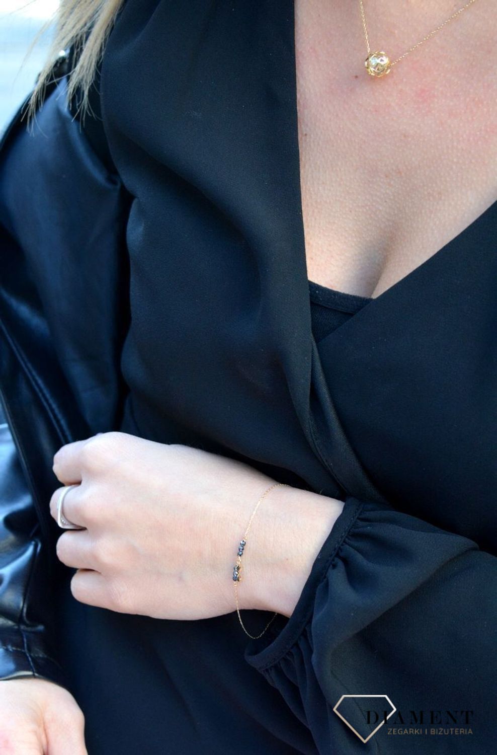 Złoty naszyjnik celebrytka kulka z ażurowym wzorem gwiazdek i cyrkonią DIA-NSZ-4452-585.jpg