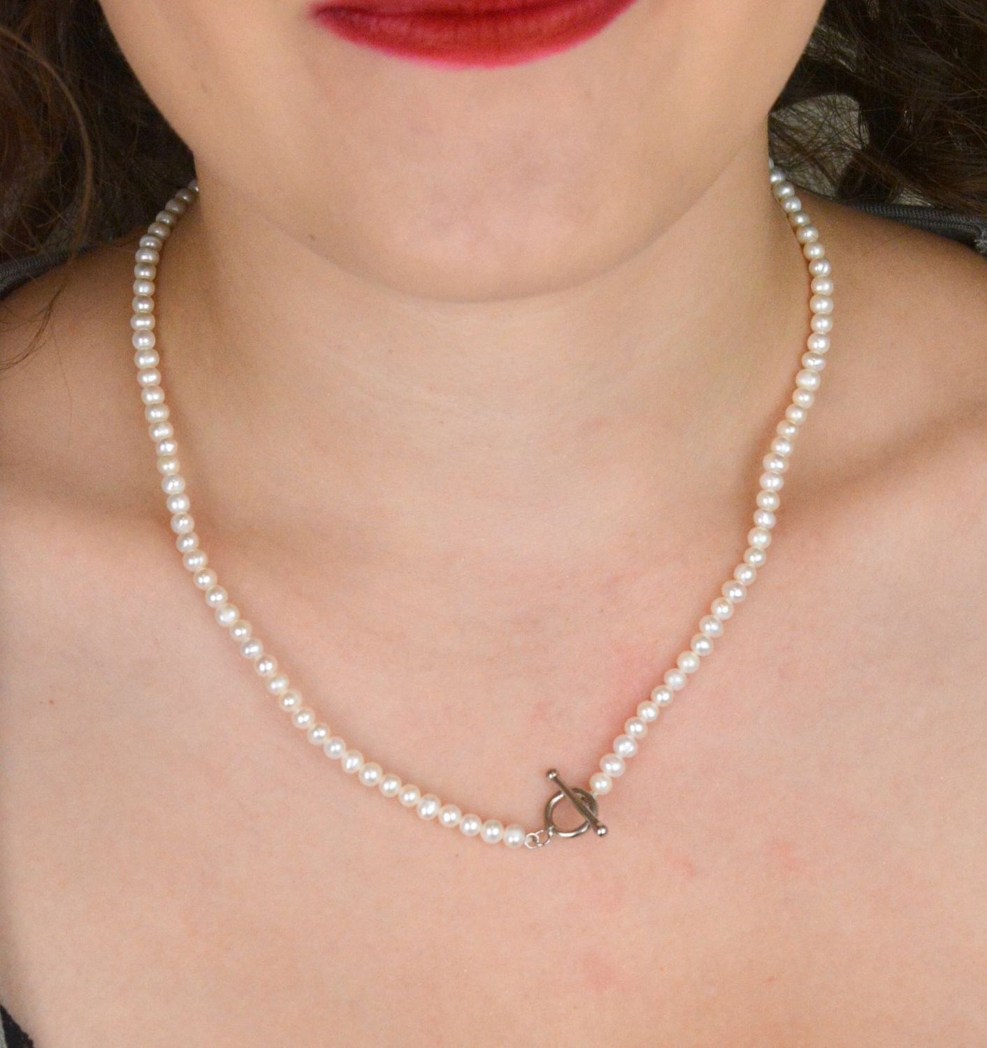 Naszyjnik z Białych Pereł Naturalnych 4 mm  Długość 45 cm  Zapięcie Tiffany  Srebro 925.jpg