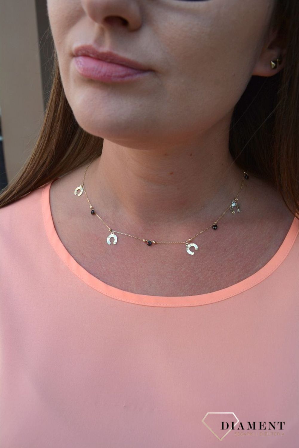 Złoty naszyjnik celebrytka 375 podkowa grawerowana z koralikami DIA-NSZ-47K45-FON0224-Y-BCZ-375.jpg