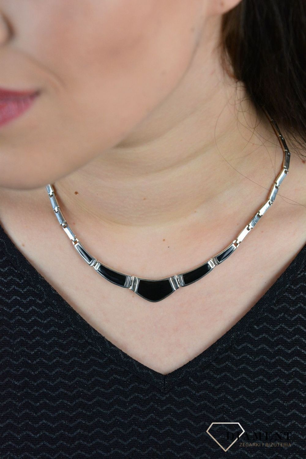 Elegancki srebrny naszyjnik z onyksem DIA-NSZ-4800-925.jpg