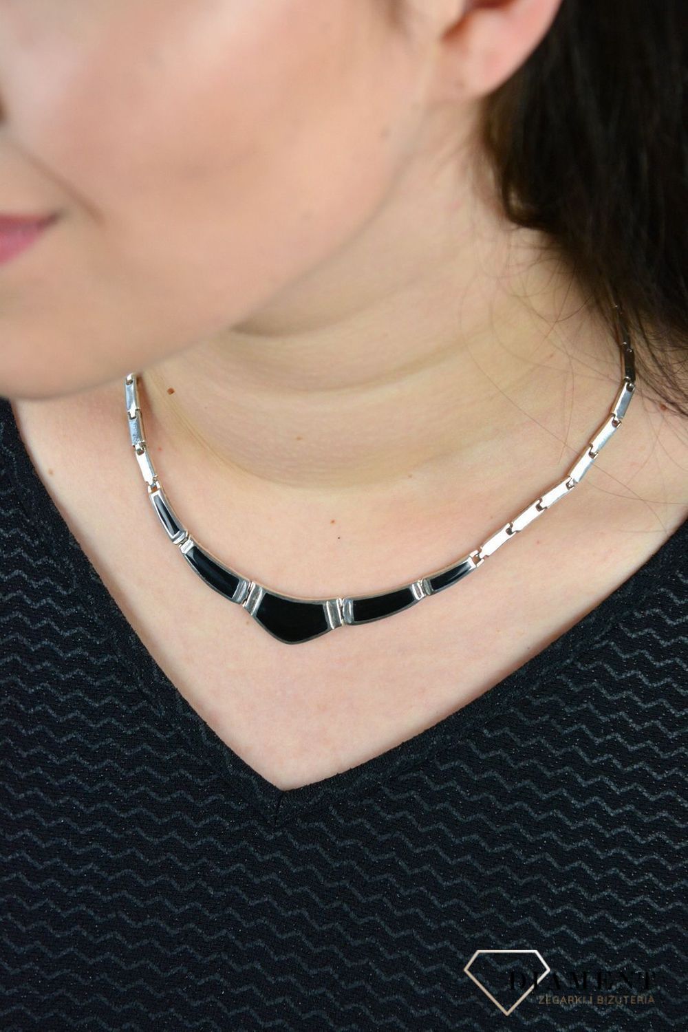 Elegancki srebrny naszyjnik z onyksem DIA-NSZ-4800-925.jpg
