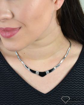 Elegancki srebrny naszyjnik z onyksem DIA-NSZ-4800-925.  Naszyjnik będzie idealnym dodatkiem do wieczorowych stylizacji. Naszyjnik dla eleganckiej kobiety (5).JPG